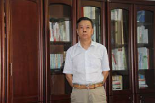 葉向東(dong) 